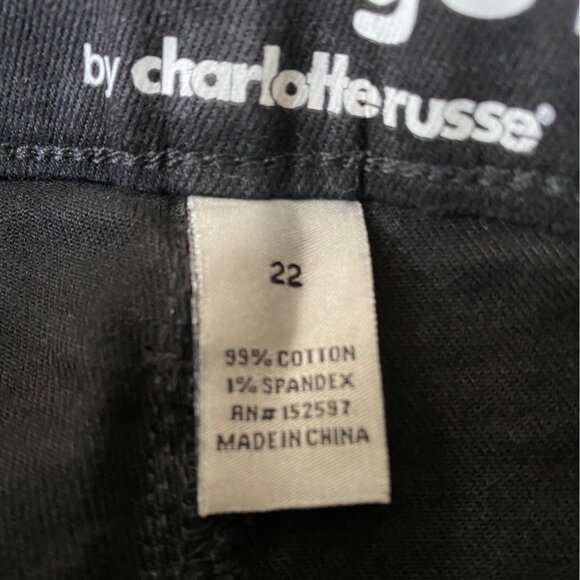 Refuge+ By Charlotte Russe Women’s Black Bermuda Distressed Shorts Size 22 Denim - Picture 4 of 13